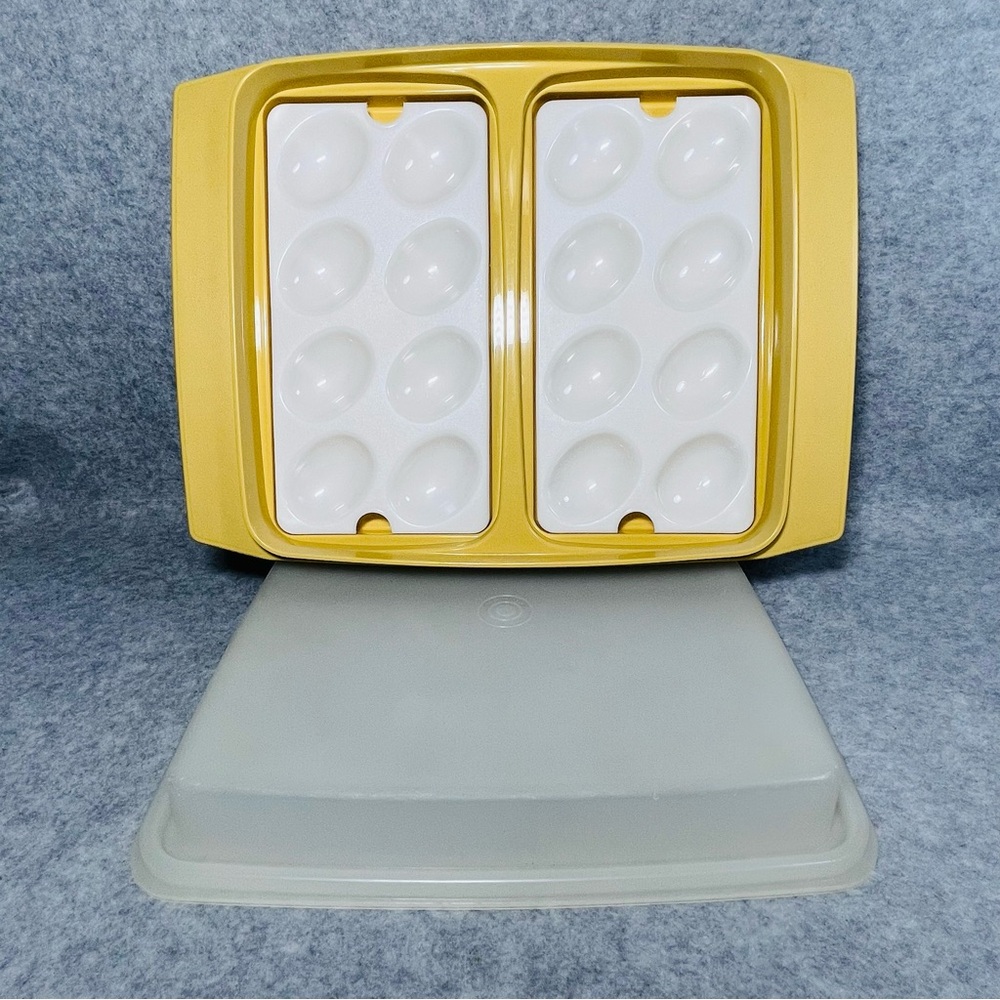 Vintage 70s Tupperware Deviled Egg Keeper Carrier Server 723-3 Harvest Gold 4 pc